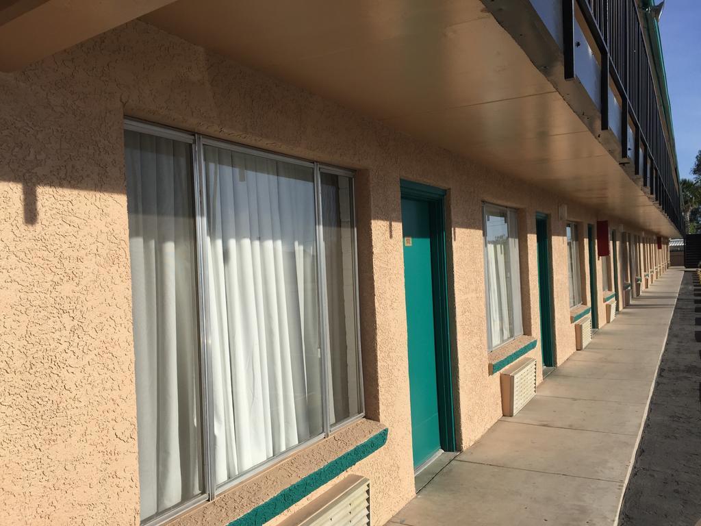 Amazon Motel Тусон Экстерьер фото